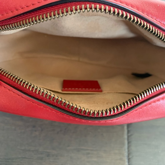 Gucci Marmont Mini Camera Bag - Picture 9 of 10